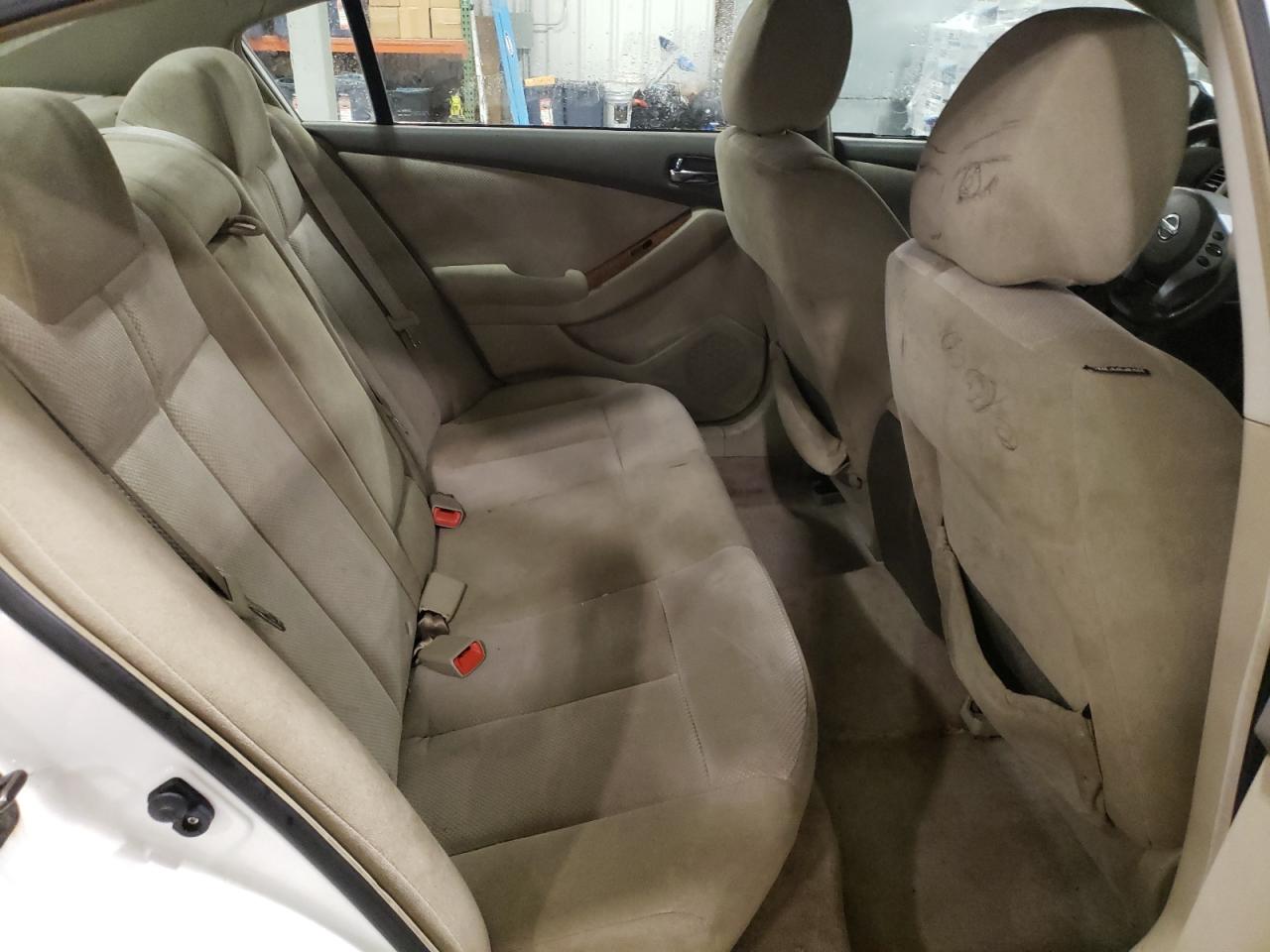 2009 Nissan Altima - Image 10