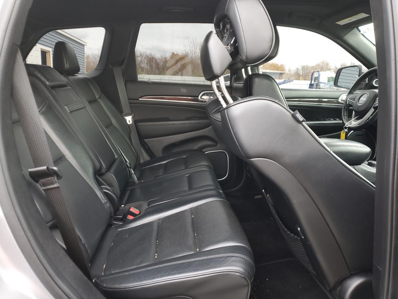 2015 Jeep Grand Cherokee - Image 11