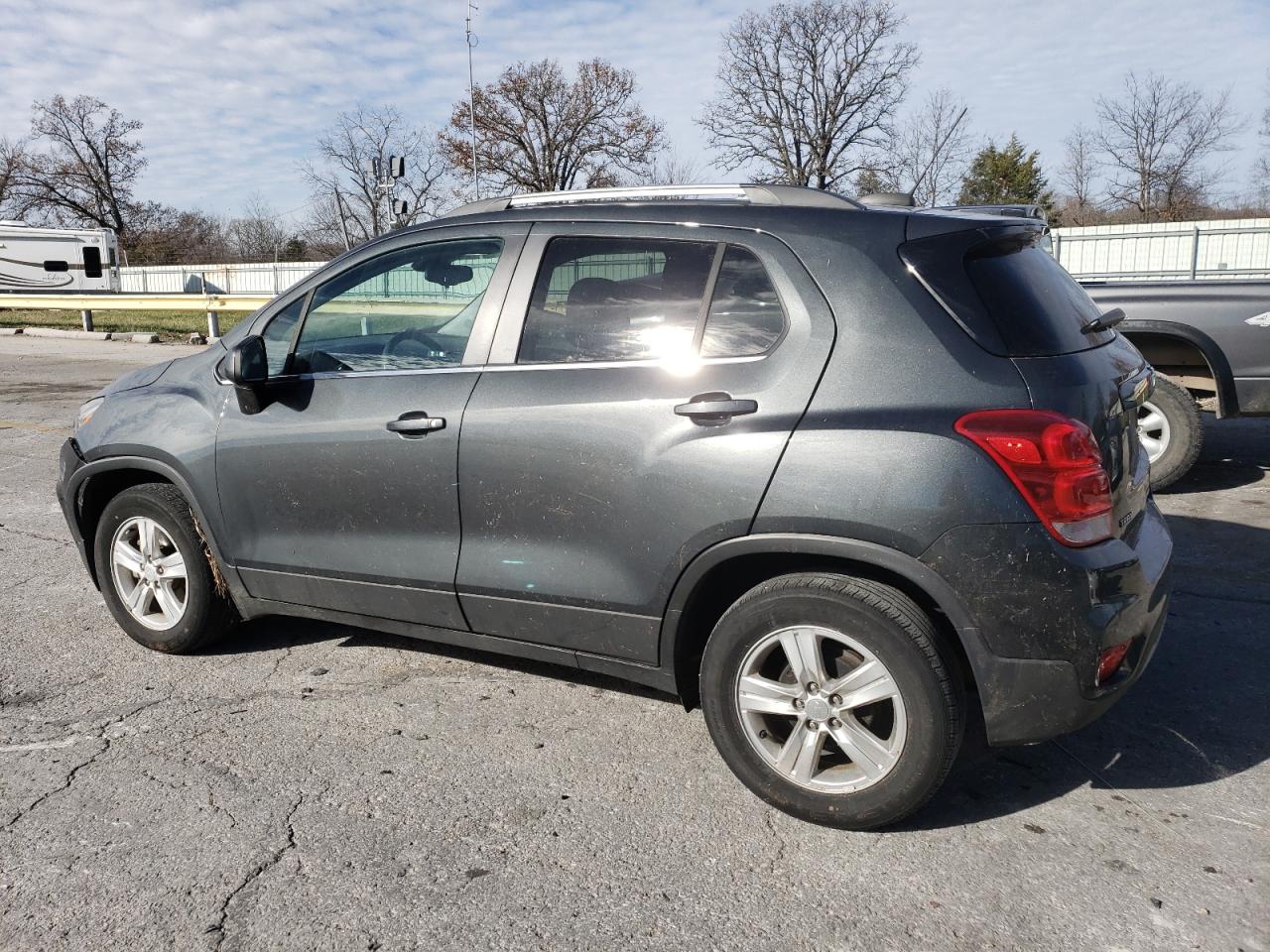 VIN 3GNCJLSB8KL387064 2019 CHEVROLET TRAX no.2