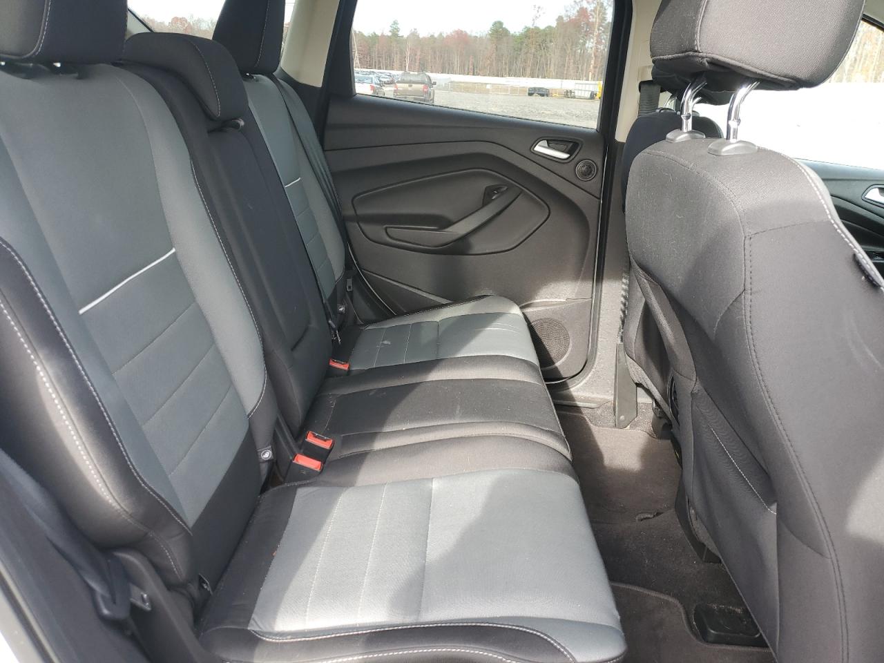 2015 Ford Escape - Image 11