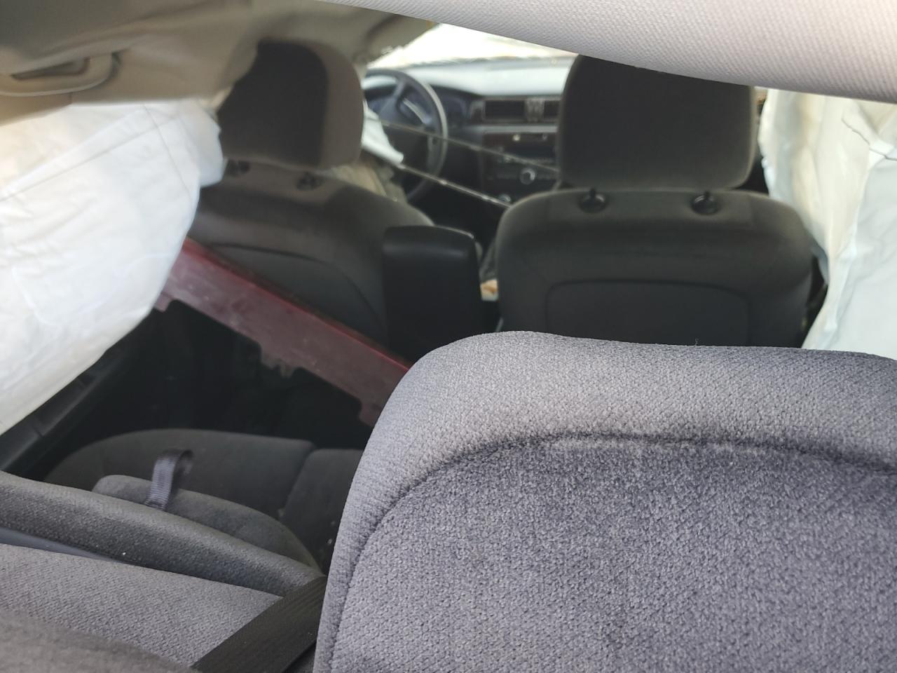 2015 Chevrolet Impala - Image 12