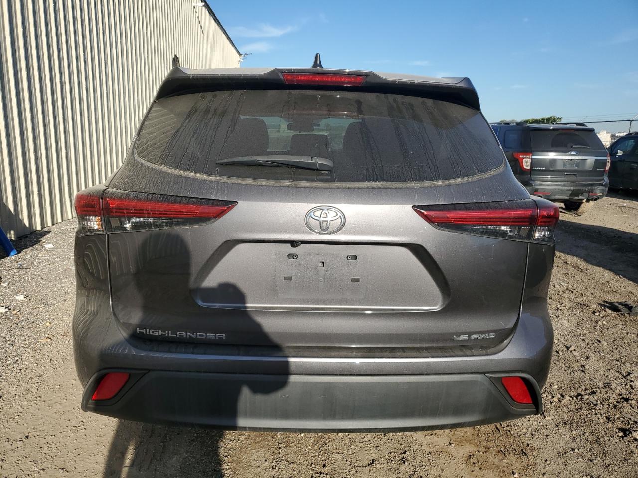 2022 Toyota Highlander - Image 6