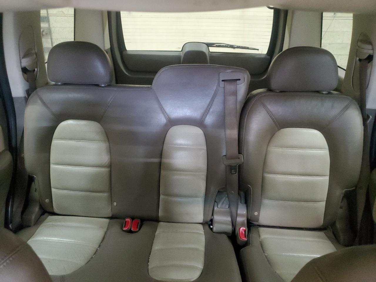 2005 Ford Explorer - Image 10