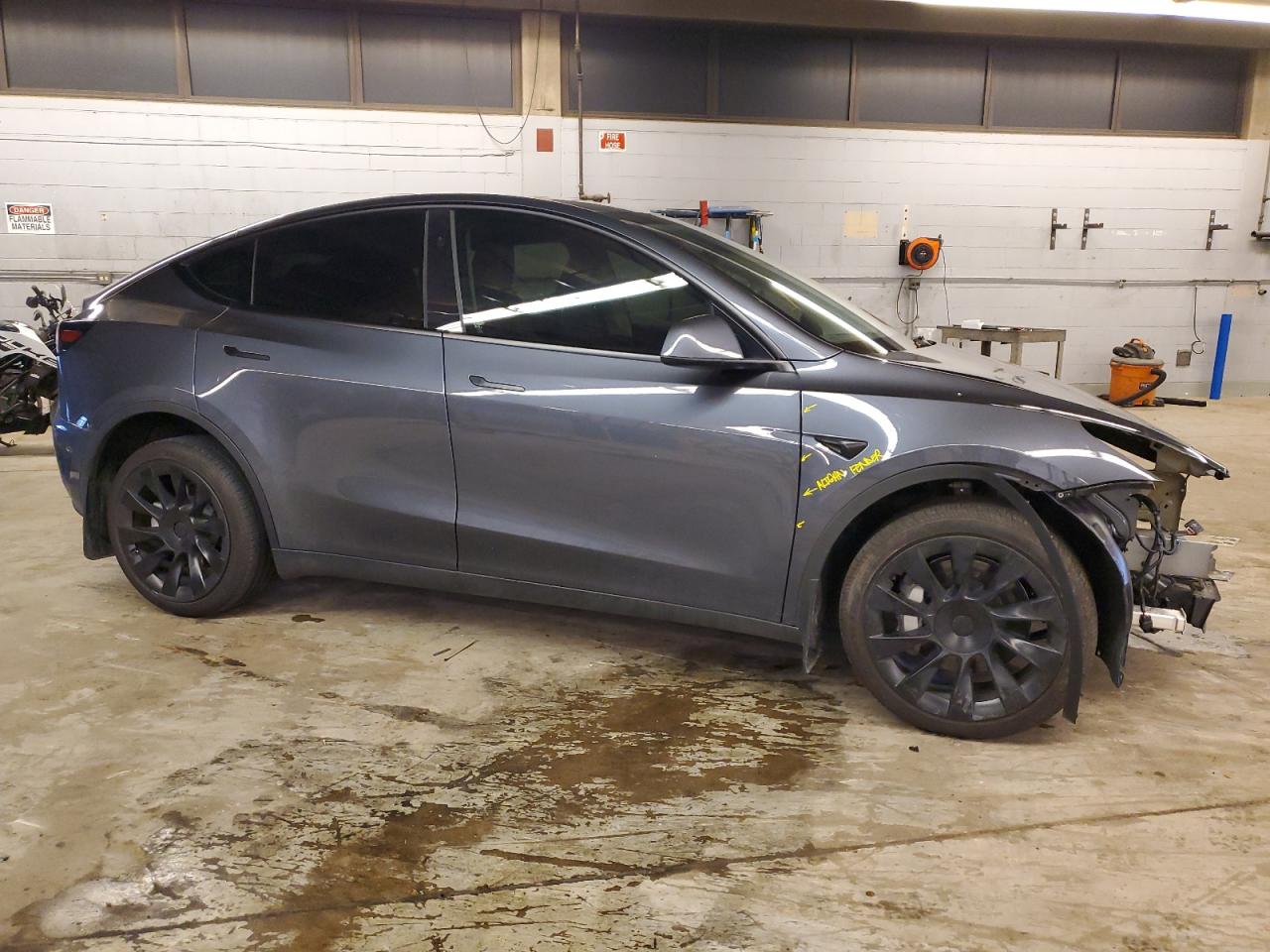 VIN 7SAYGDEE2PF800551 2023 TESLA MODEL Y no.4