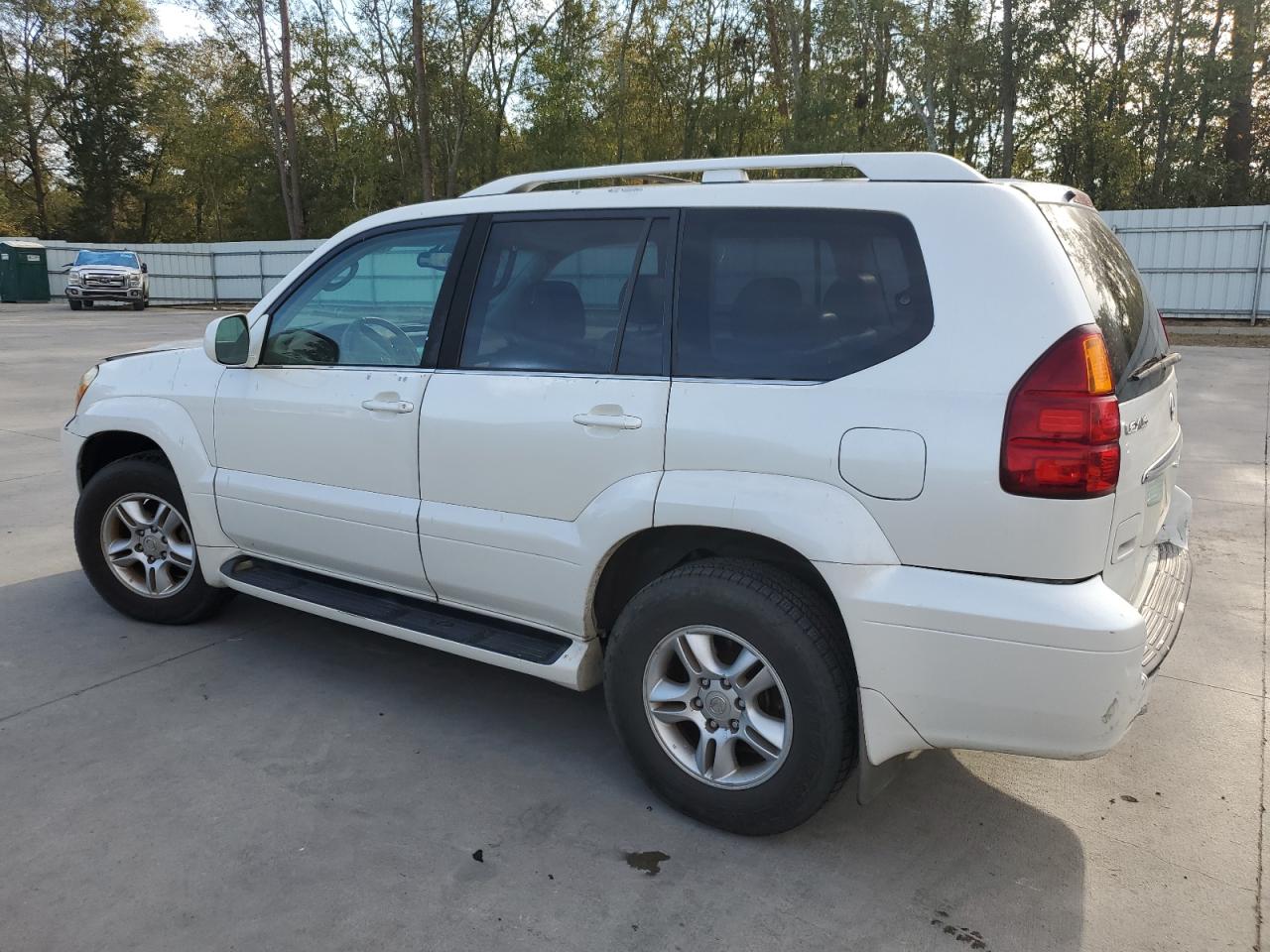 2005 Lexus GX - Image 2