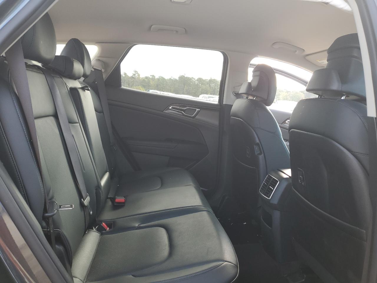 2023 Kia Sportage - Image 11