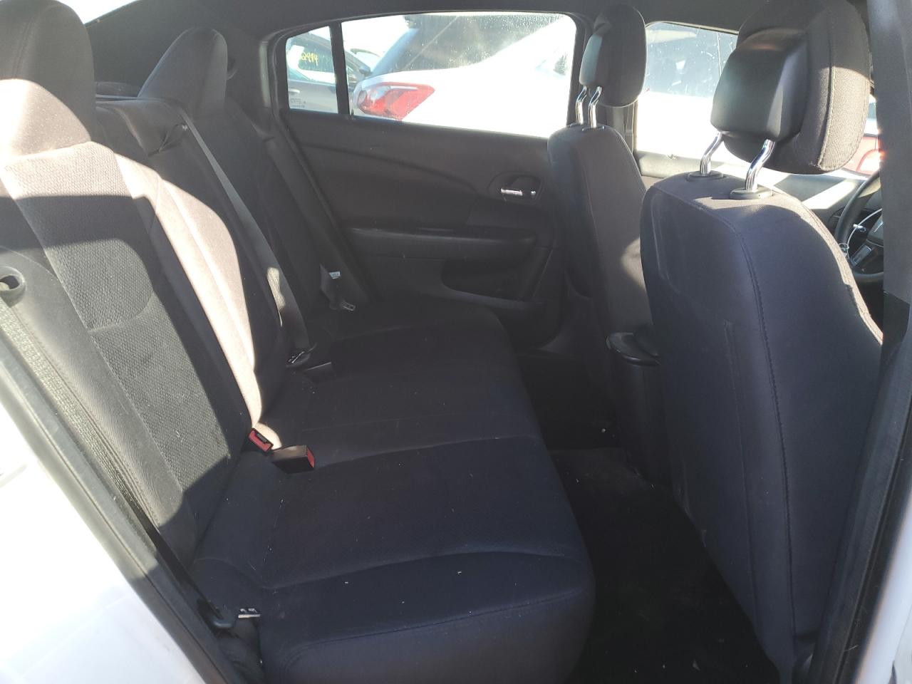 2013 Chrysler 200 - Image 10