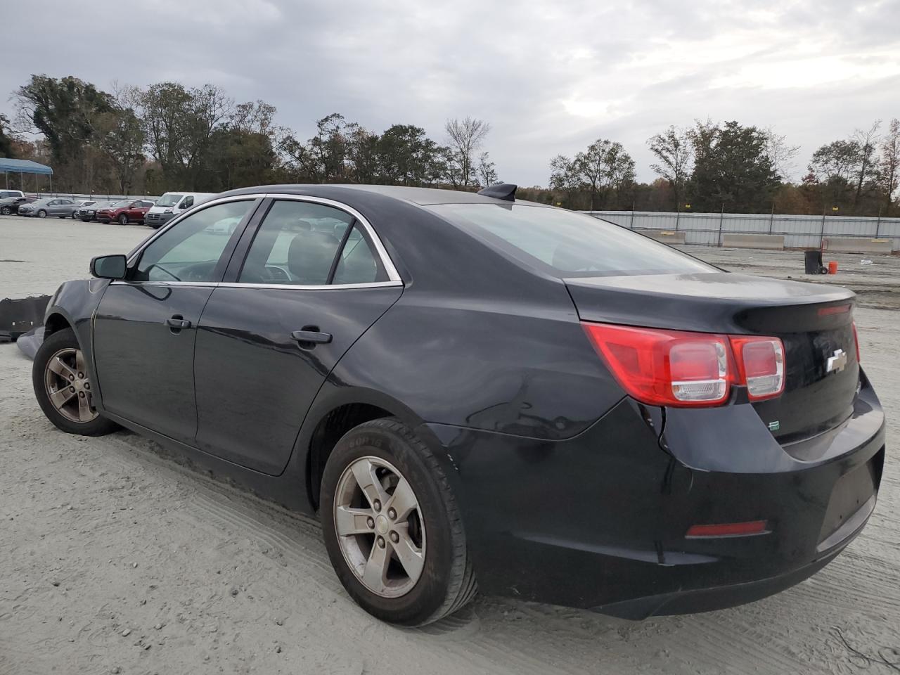 2016 Chevrolet Malibu - Image 2