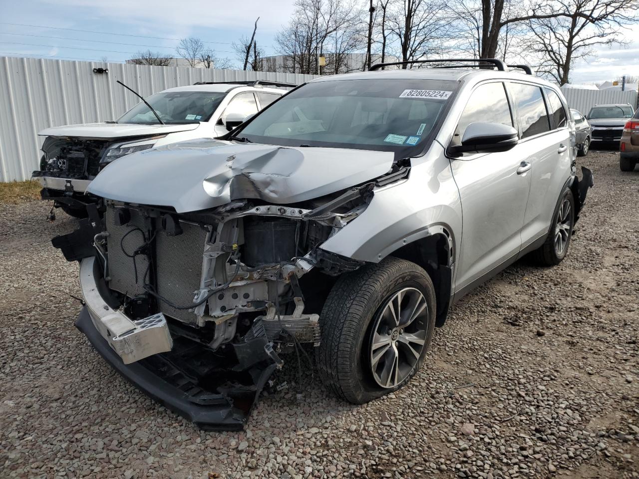 VIN 5TDBZRFH3KS742747 2019 TOYOTA HIGHLANDER no.1