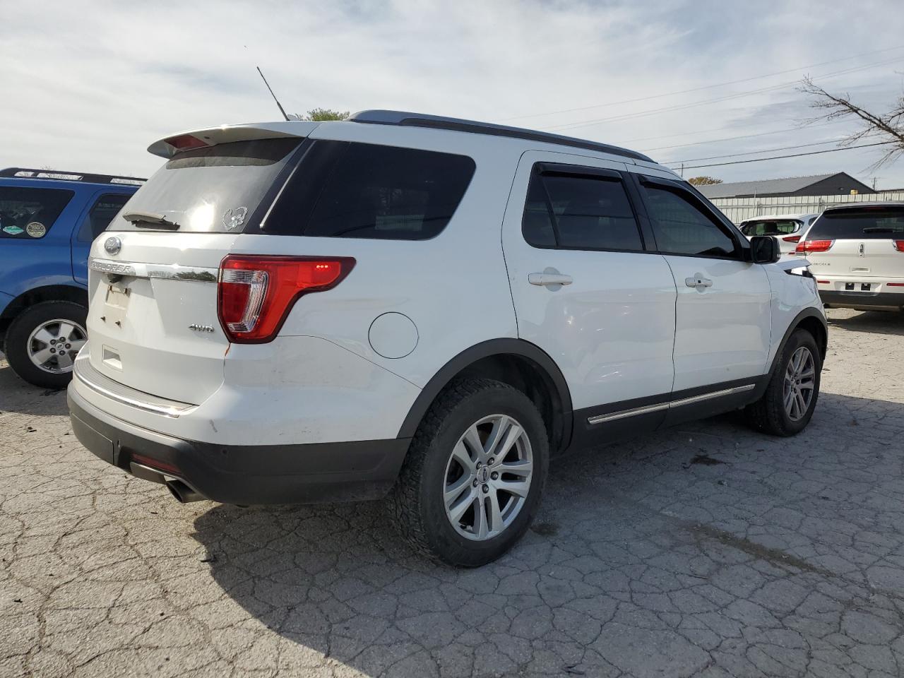 2018 Ford Explorer - Image 3