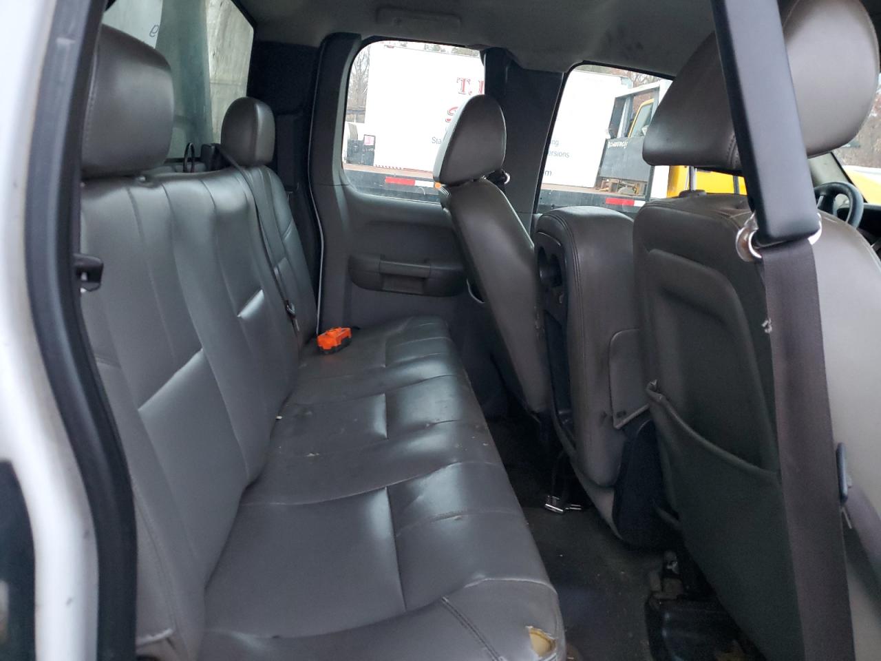2007 Chevrolet Silverado - Image 10