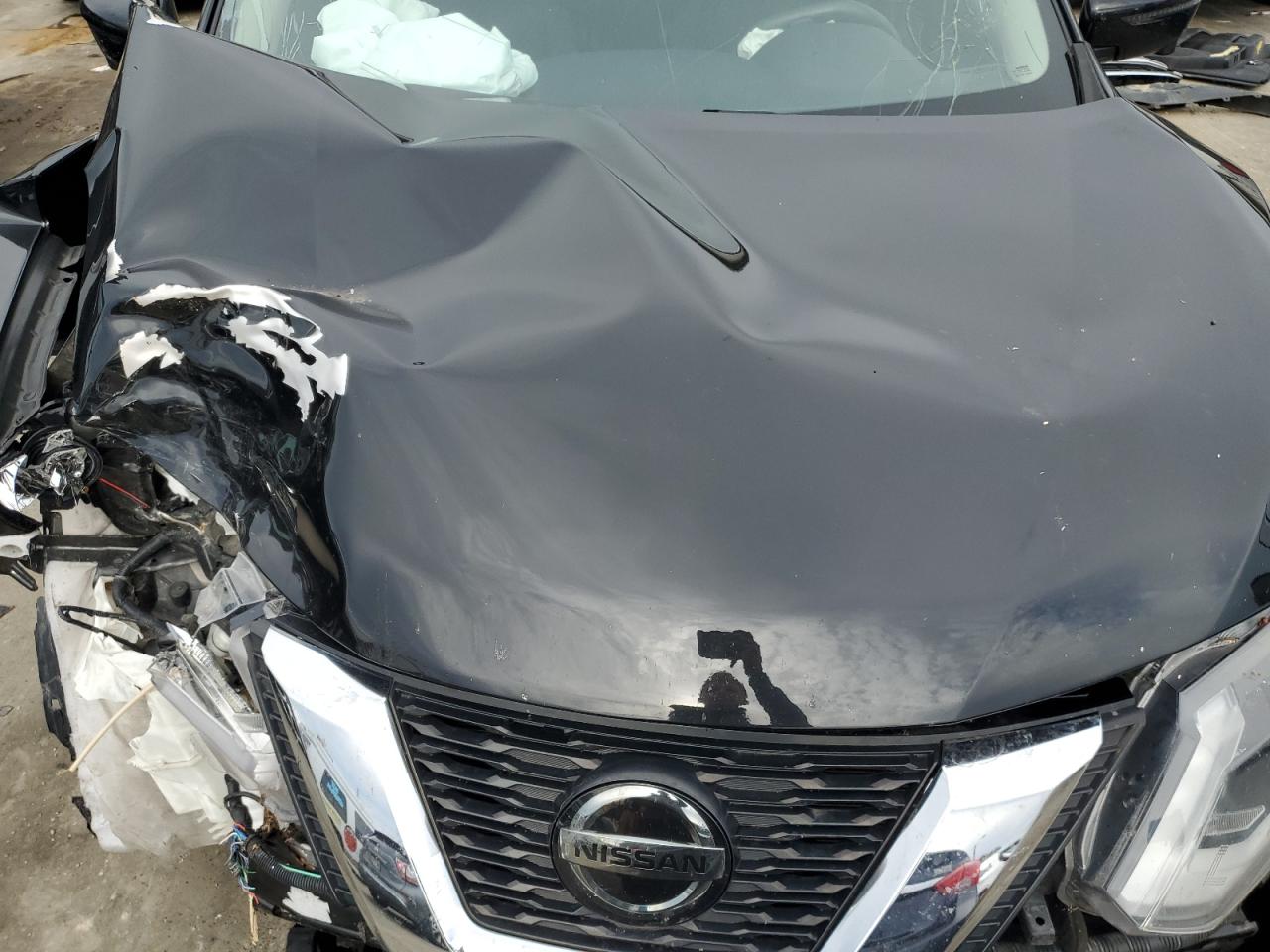 2018 Nissan Rogue - Image 12