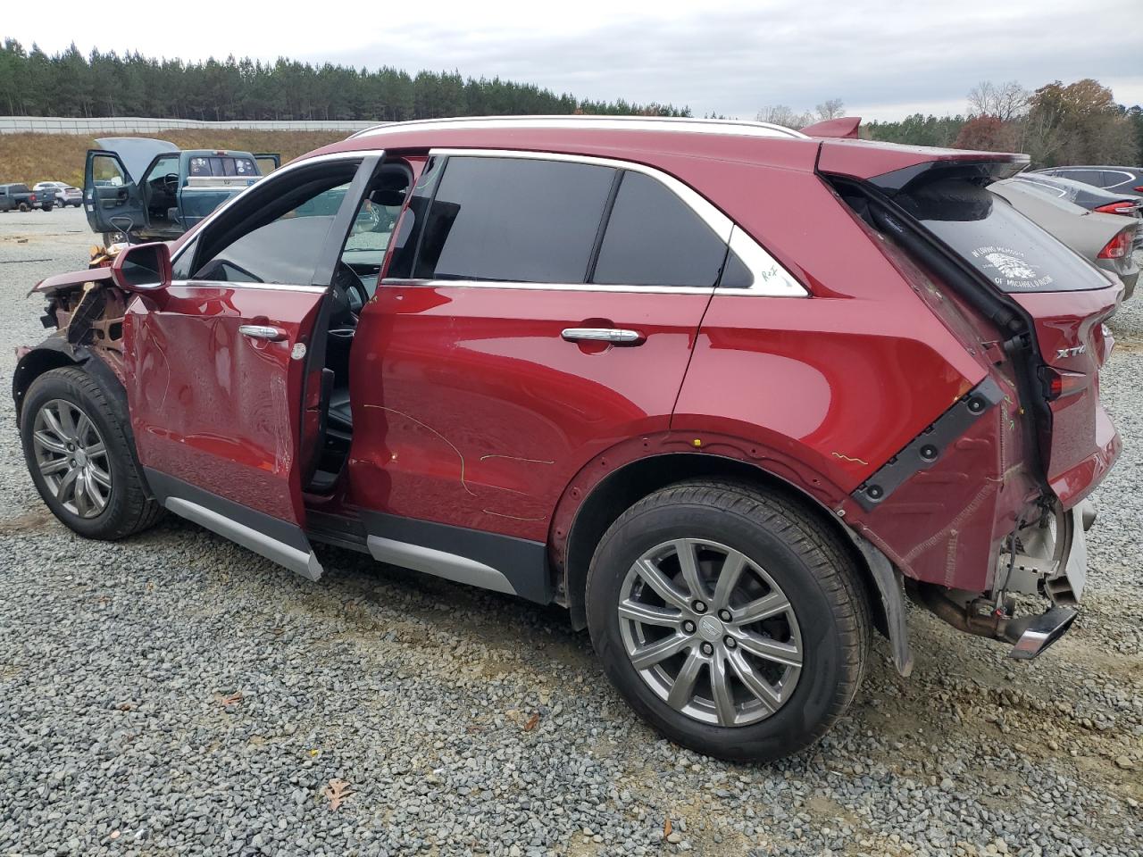 VIN 1GYFZCR41KF186892 2019 CADILLAC XT4 no.2