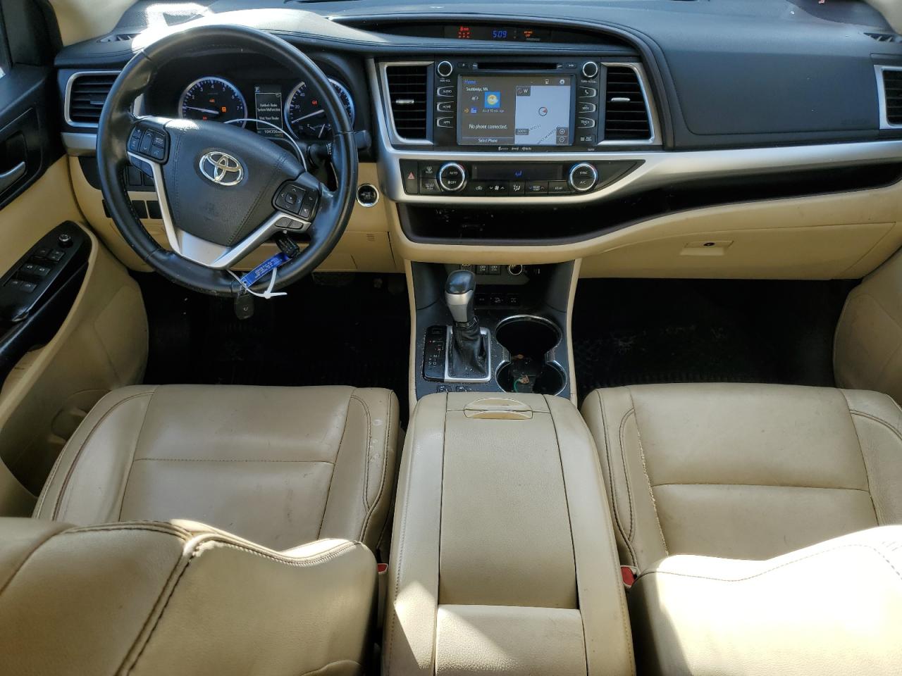 2017 Toyota Highlander - Image 8