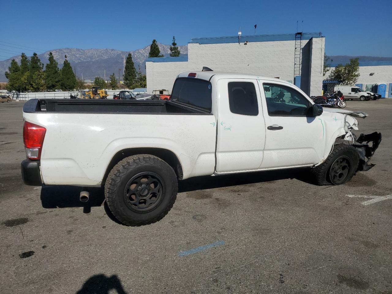 VIN 5TFRX5GN5HX094297 2017 TOYOTA TACOMA no.3