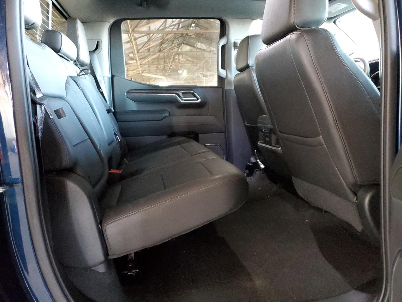 2022 Chevrolet Silverado - Image 10