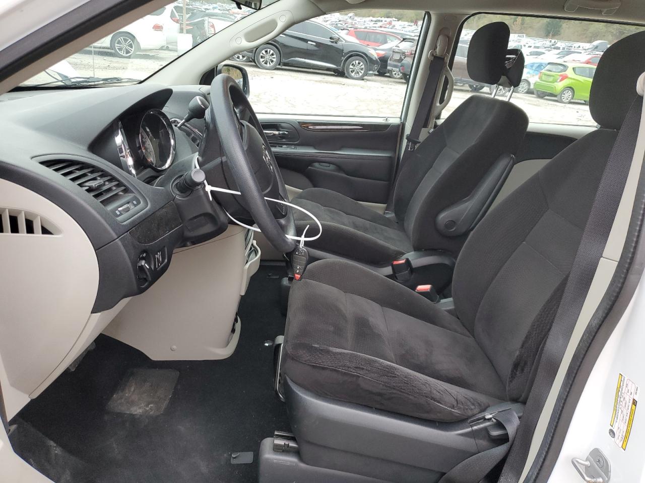 2014 Dodge Caravan - Image 7