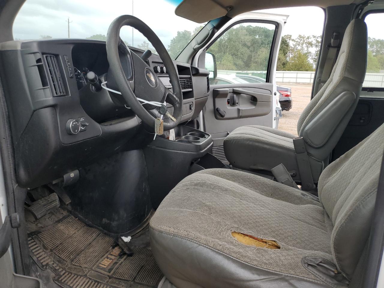 2008 Chevrolet Express - Image 7
