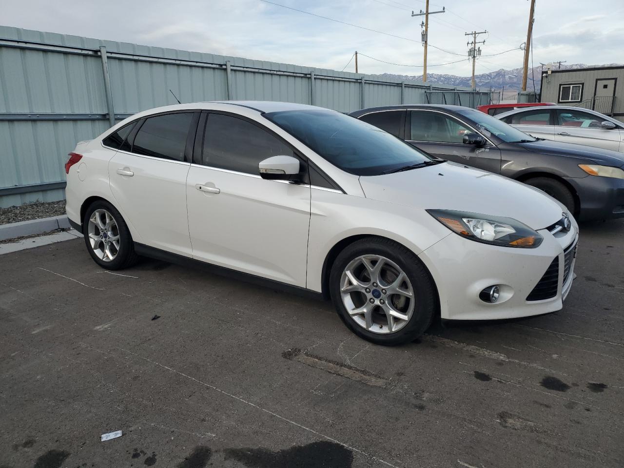 VIN 1FADP3J25EL138367 2014 FORD FOCUS no.4