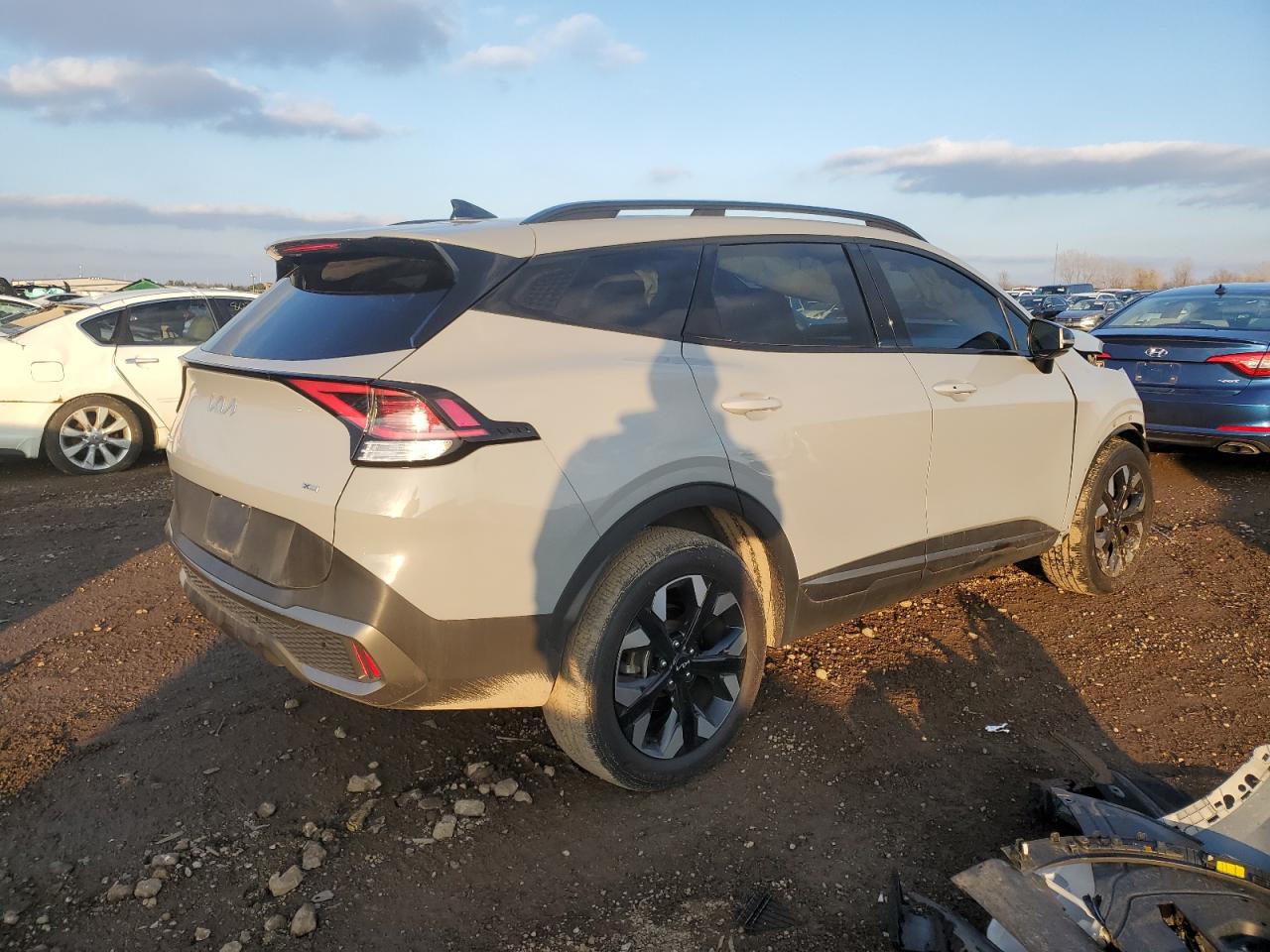 2023 Kia Sportage - Image 3