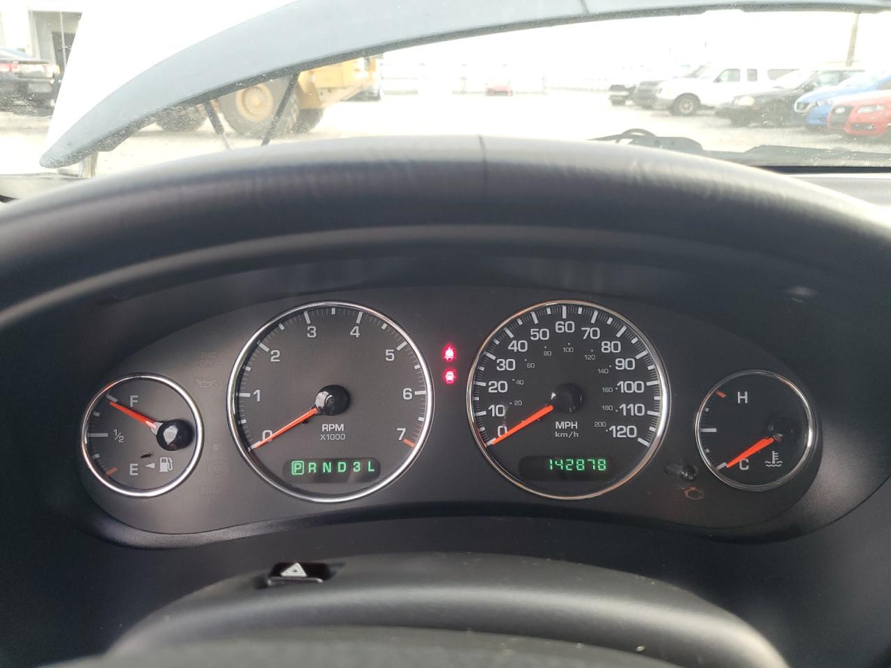 2002 Chrysler Concorde - Image 9