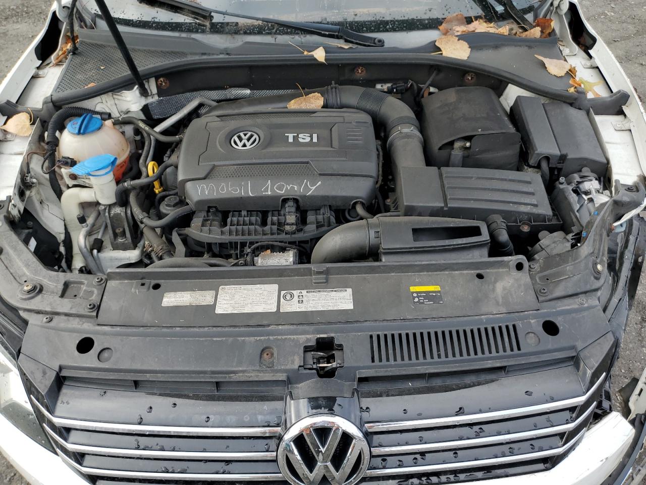2015 Volkswagen Passat - Image 12
