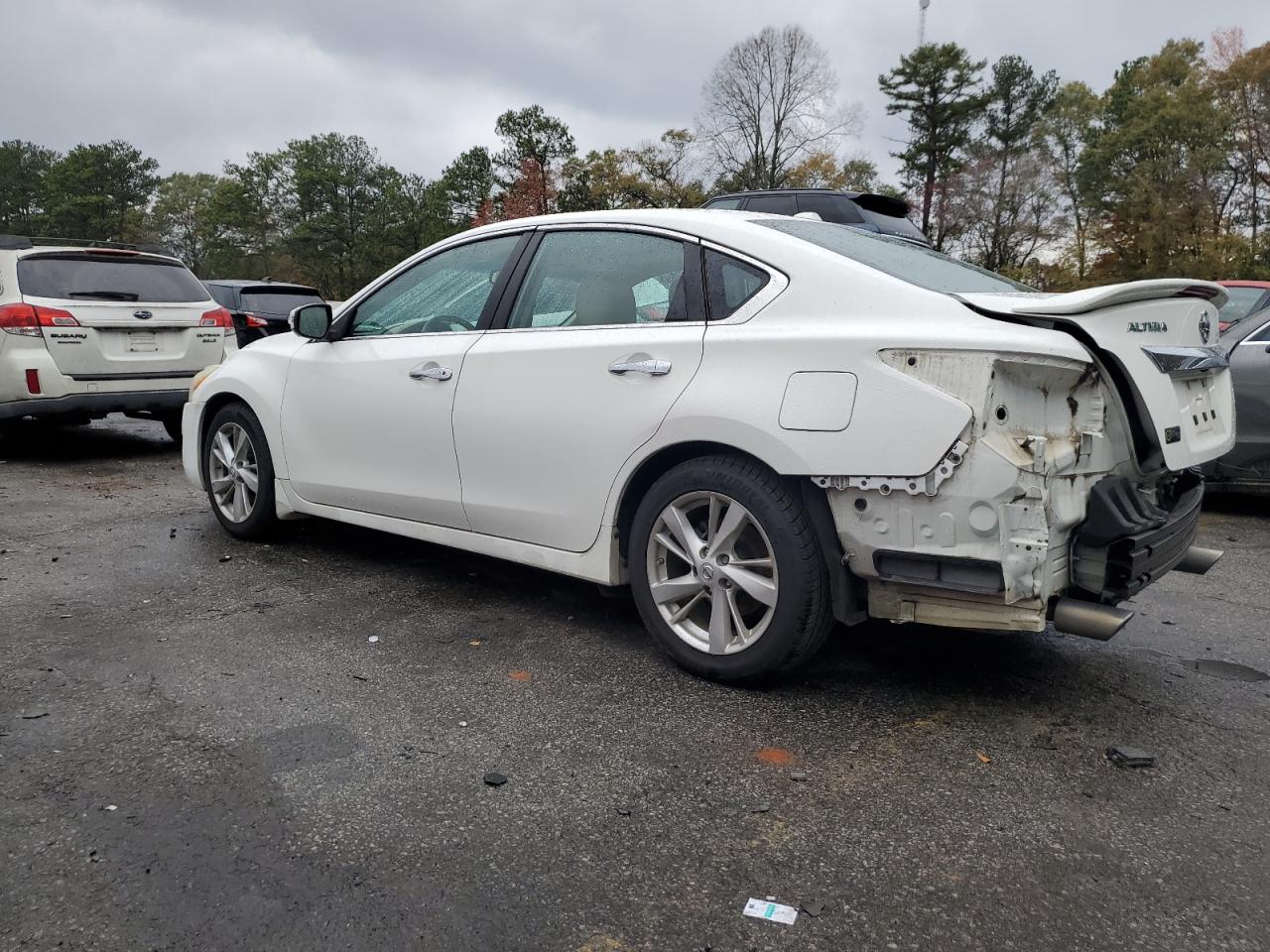 2015 Nissan Altima - Image 2