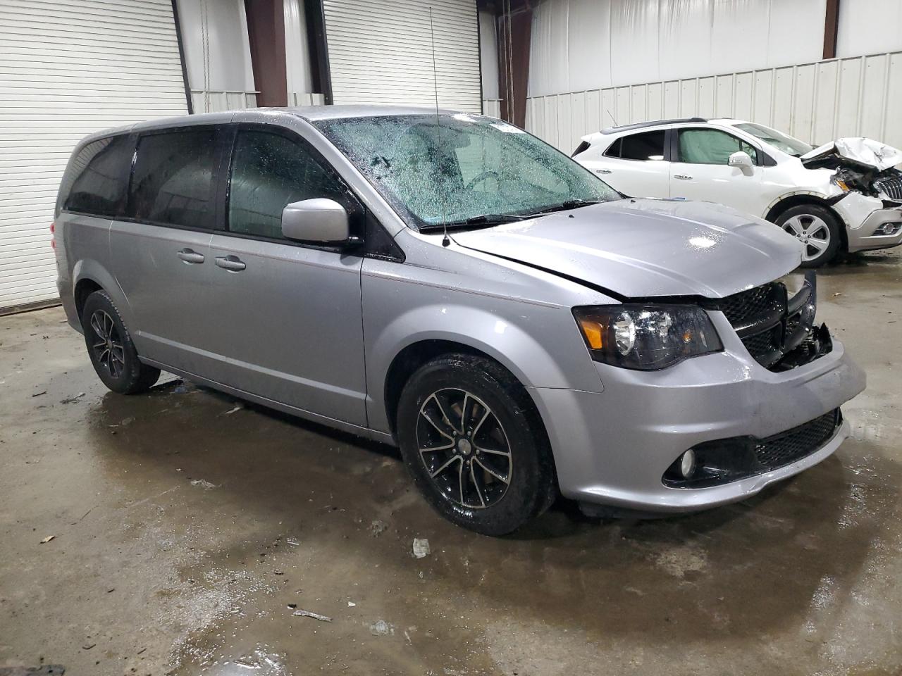 2018 Dodge Caravan - Image 4