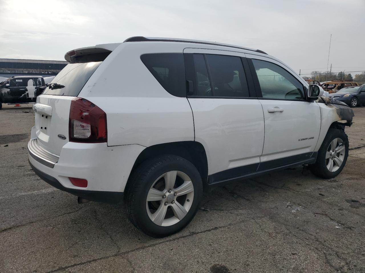 VIN 1C4NJDEB5FD292301 2015 JEEP COMPASS no.3