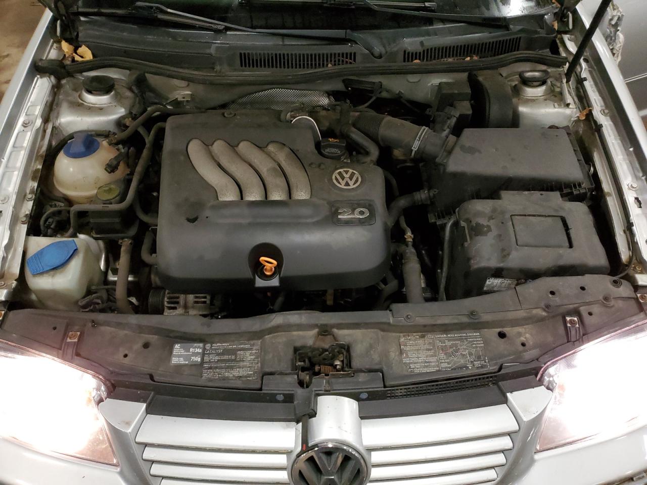2004 Volkswagen Jetta - Image 11