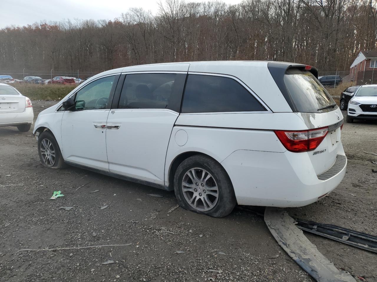 2011 Honda Odyssey - Image 2