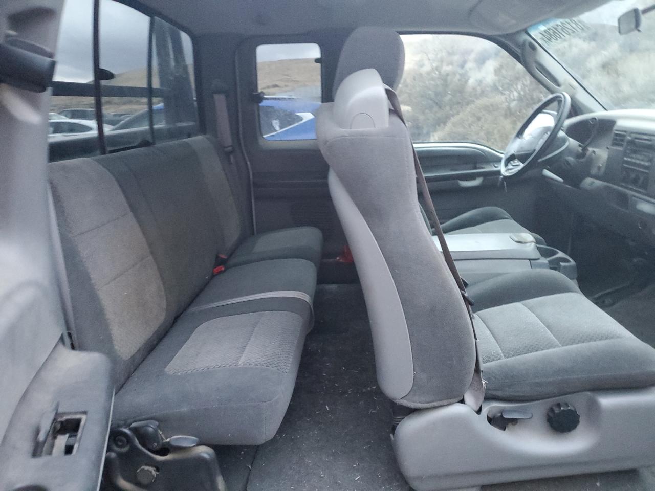 2003 Ford F350 - Image 6