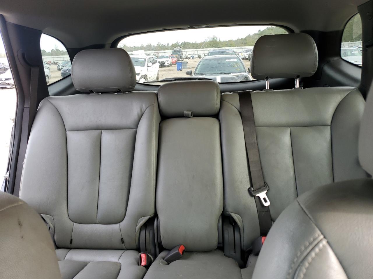 2011 Hyundai Santa Fe - Image 10