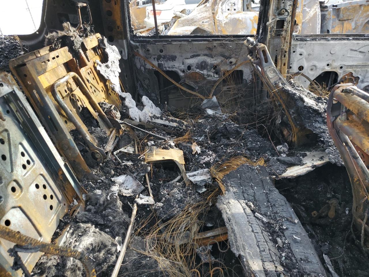 2017 Chevrolet Suburban K1500 Premier VIN: 1GNSKJKC8HR213650 Lot: 44600675