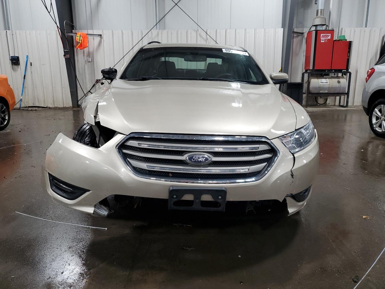 2017 Ford Taurus - Image 5