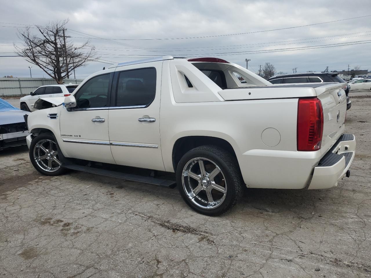 2007 Cadillac Escalade - Image 2