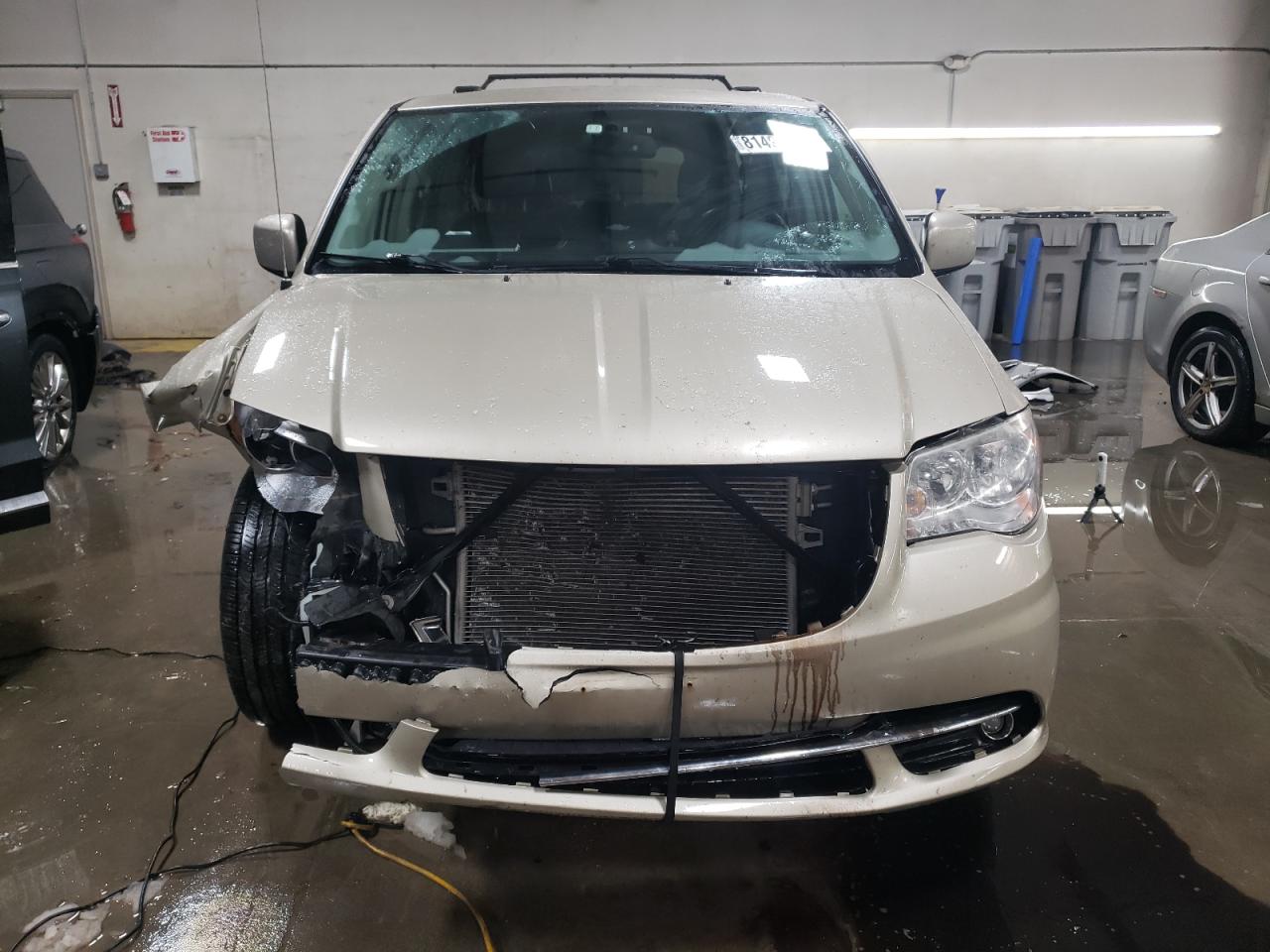 2014 Chrysler Town & Country - Image 5