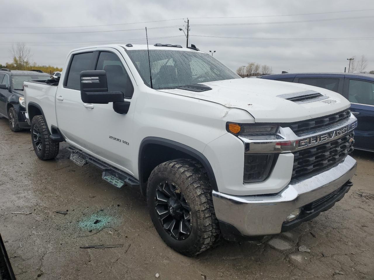 2022 Chevrolet Silverado - Image 4