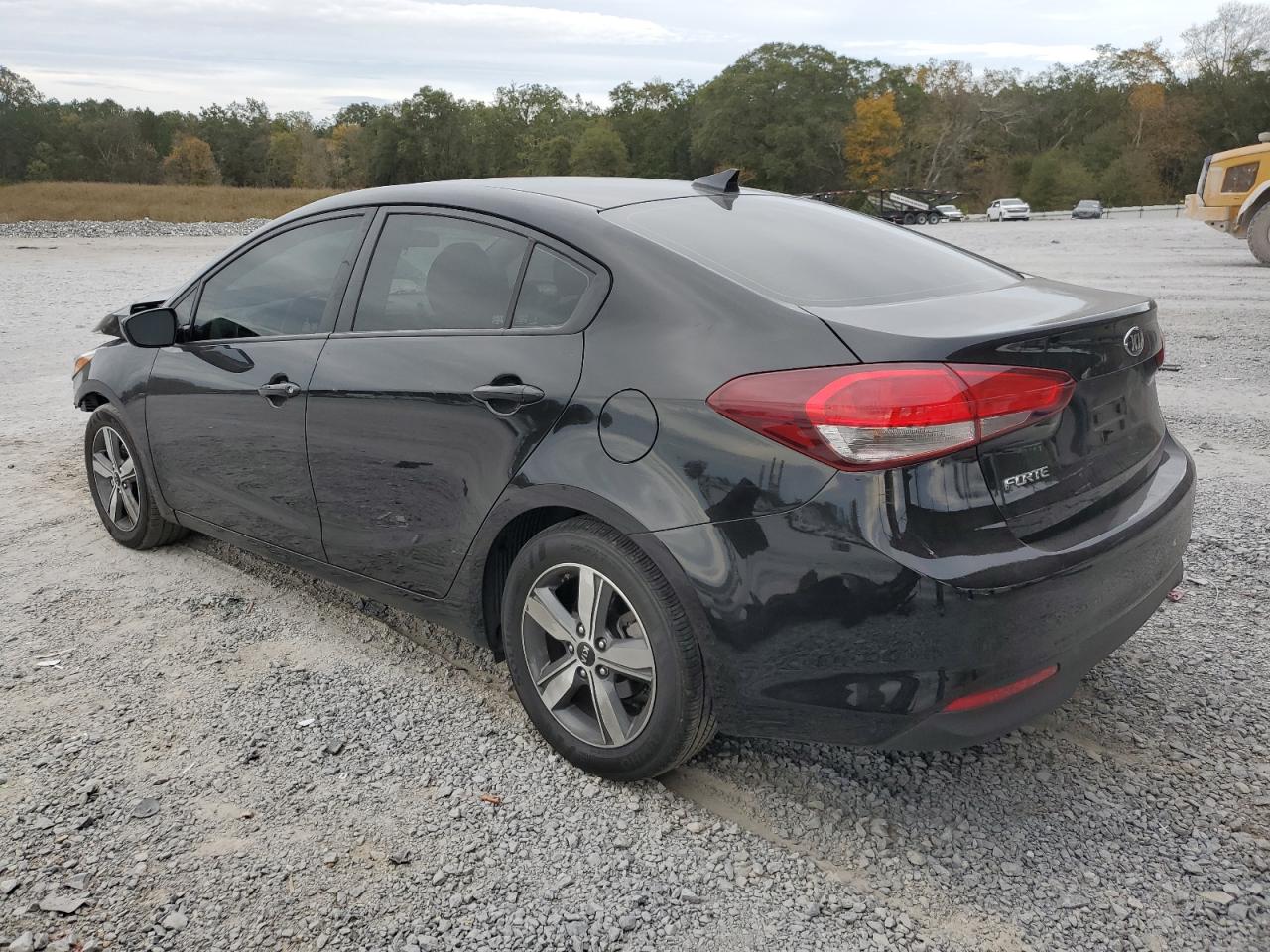 VIN 3KPFL4A75JE256745 2018 KIA FORTE no.2