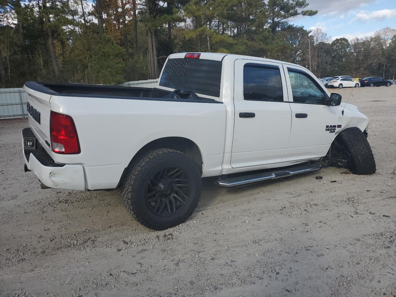 2020 RAM 1500 - Image 3