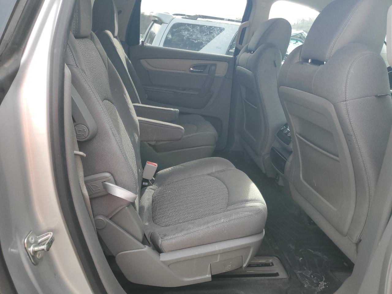 2016 Chevrolet Traverse - Image 11
