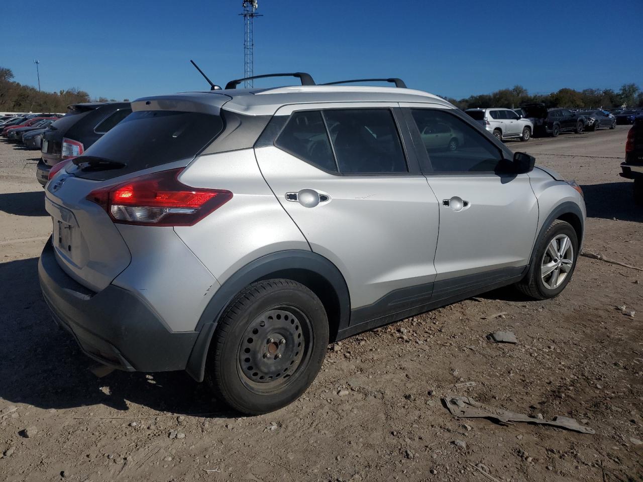 2019 Nissan Kicks - Image 3