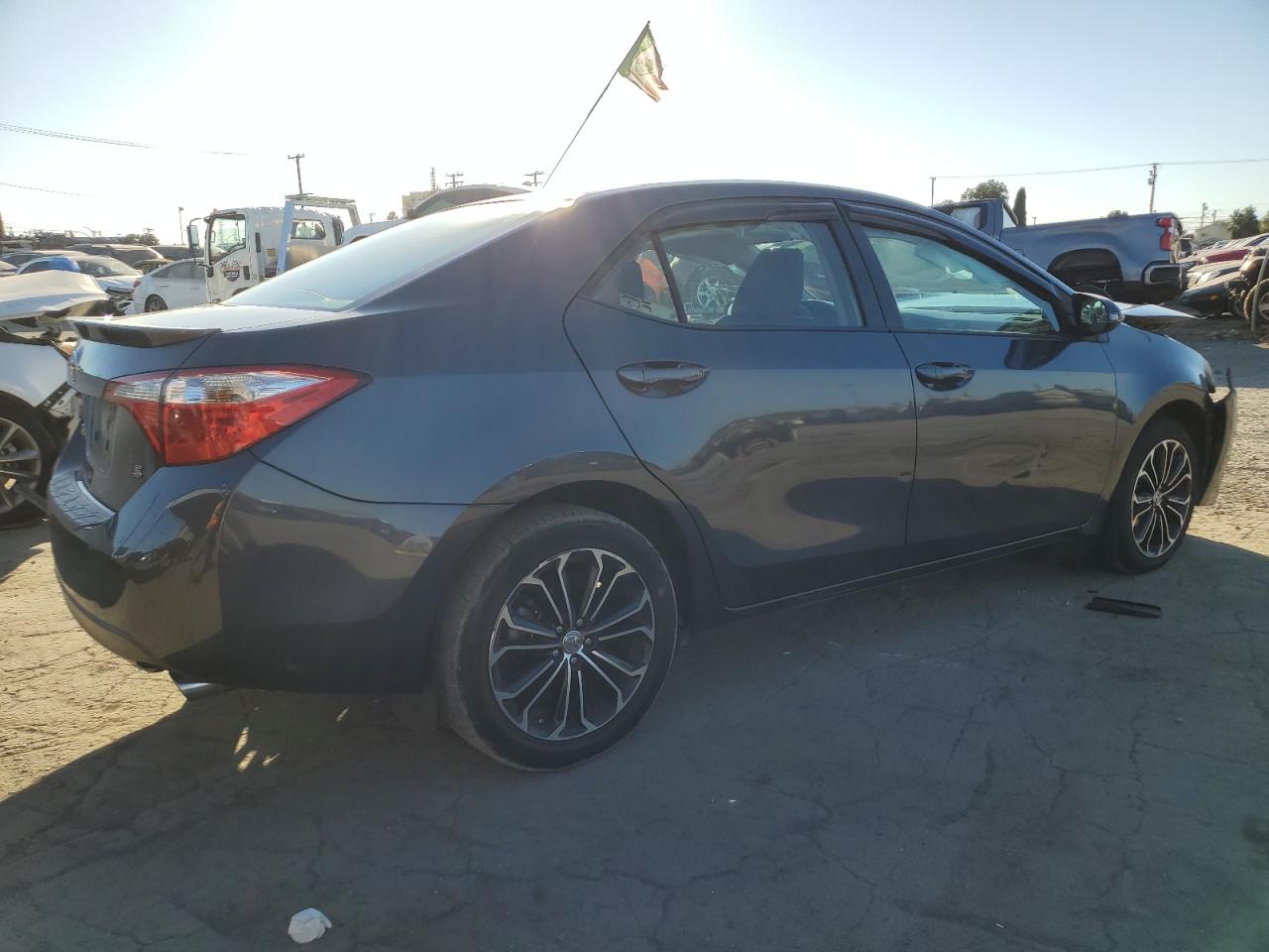 VIN 5YFBURHE2GP566680 2016 TOYOTA COROLLA no.3