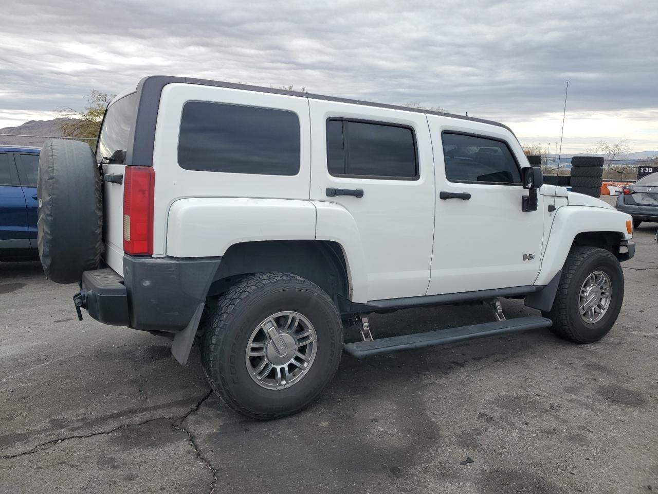 2007 Hummer H3 - Image 3