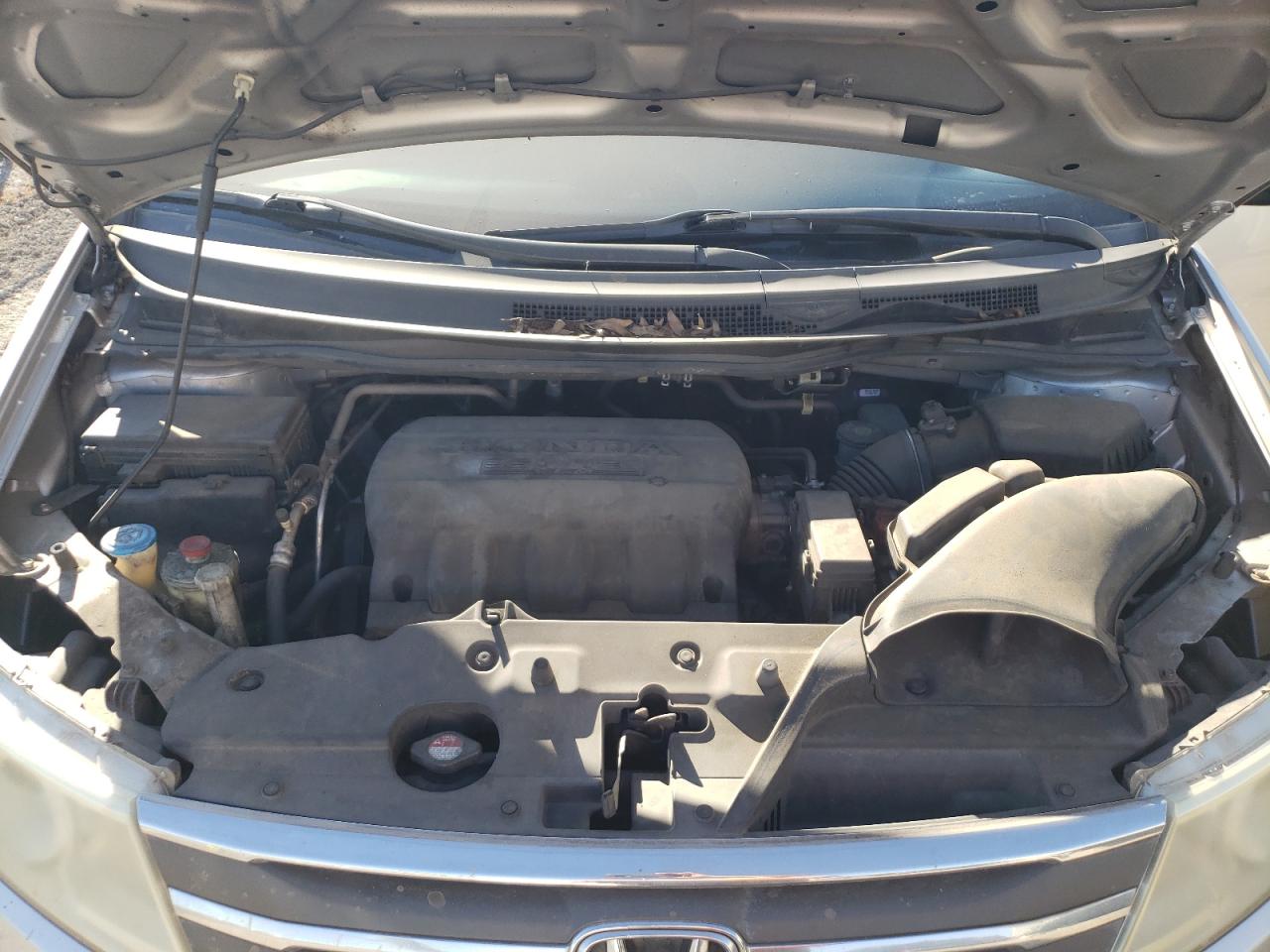 2012 Honda Odyssey - Image 11