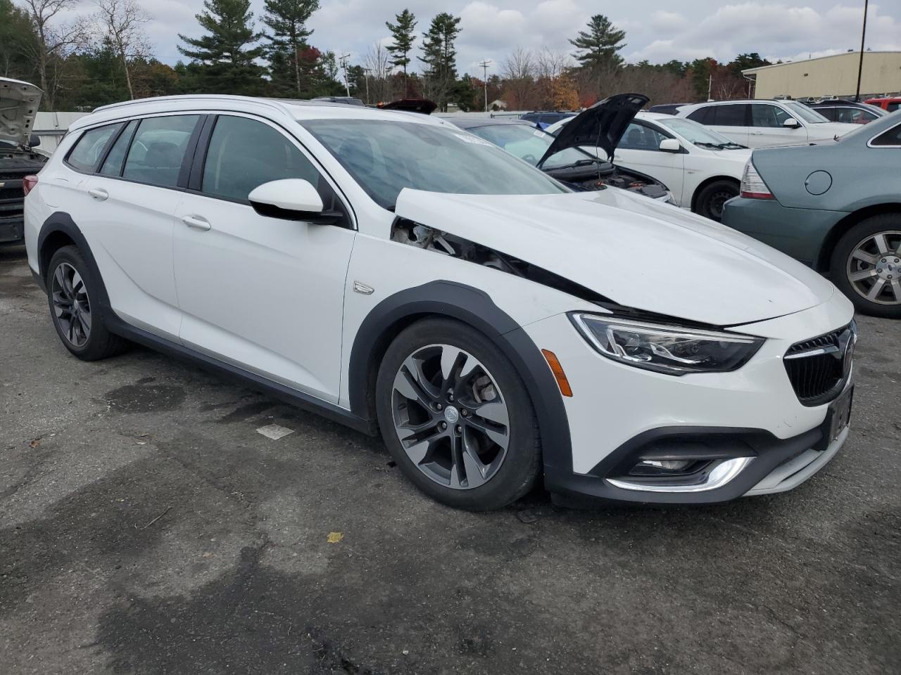 2019 Buick Regal - Image 4