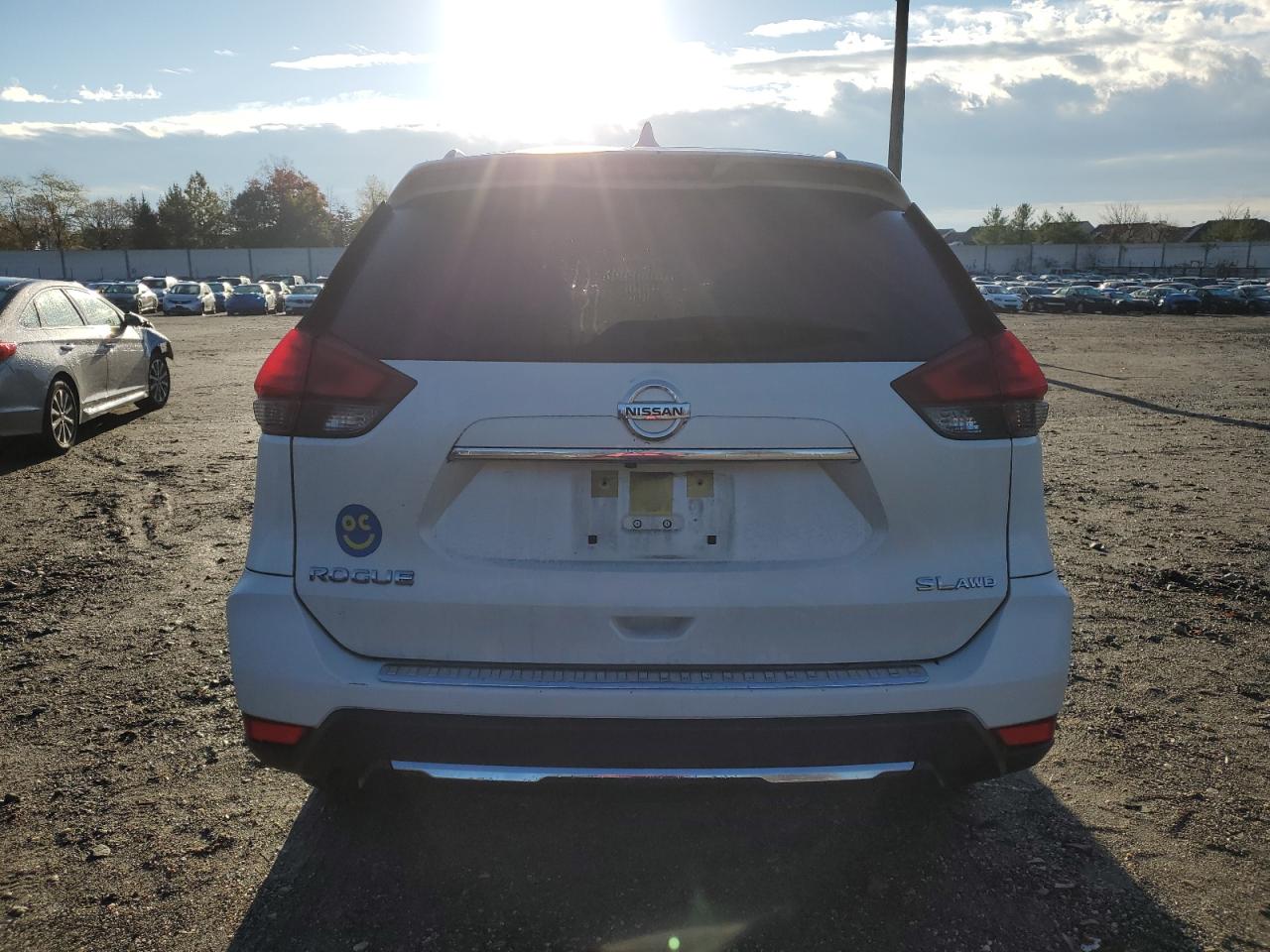 2017 Nissan Rogue - Image 6