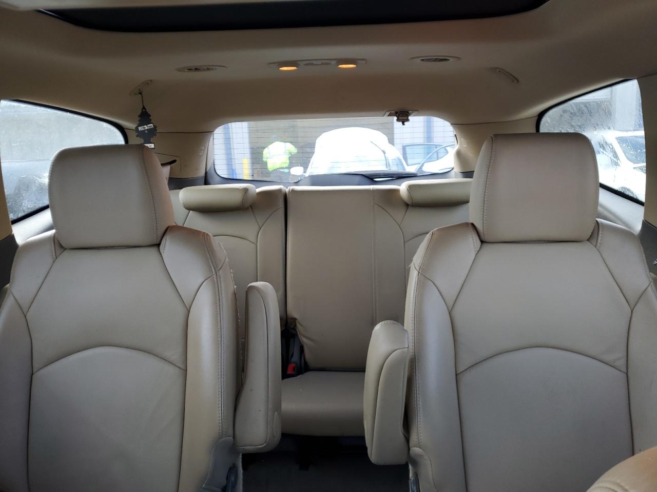 2012 Chevrolet Traverse - Image 10