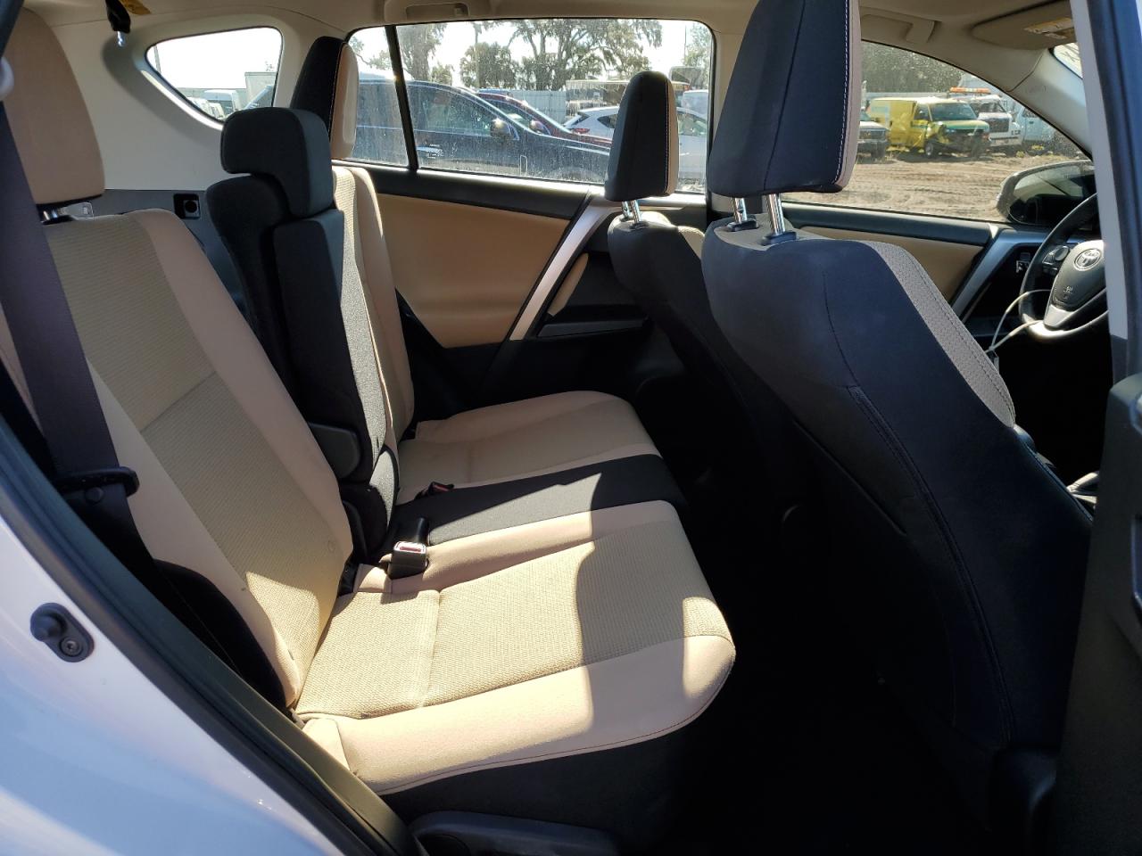 2018 Toyota RAV 4 - Image 10