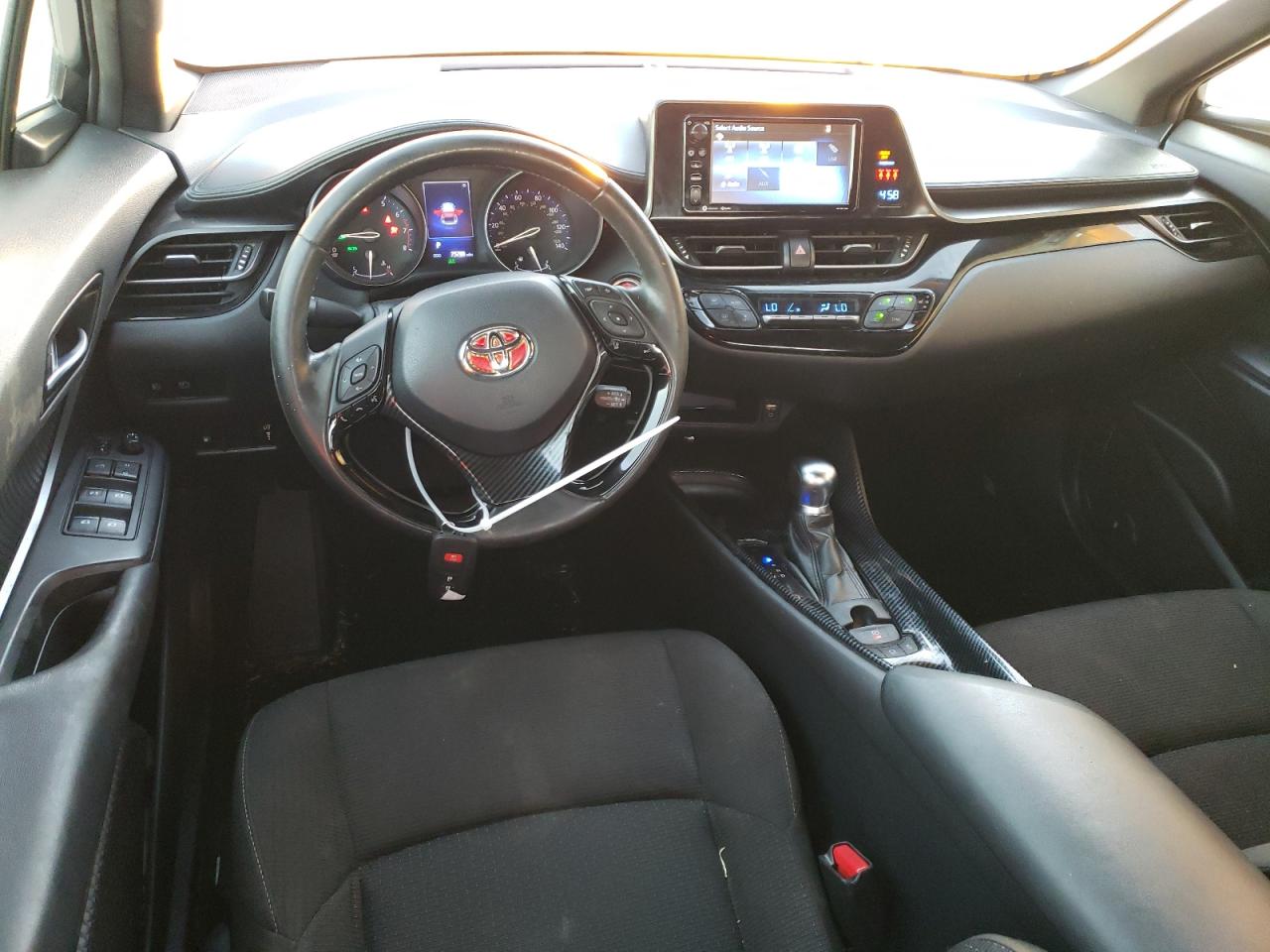 2018 Toyota C-HR - Image 8